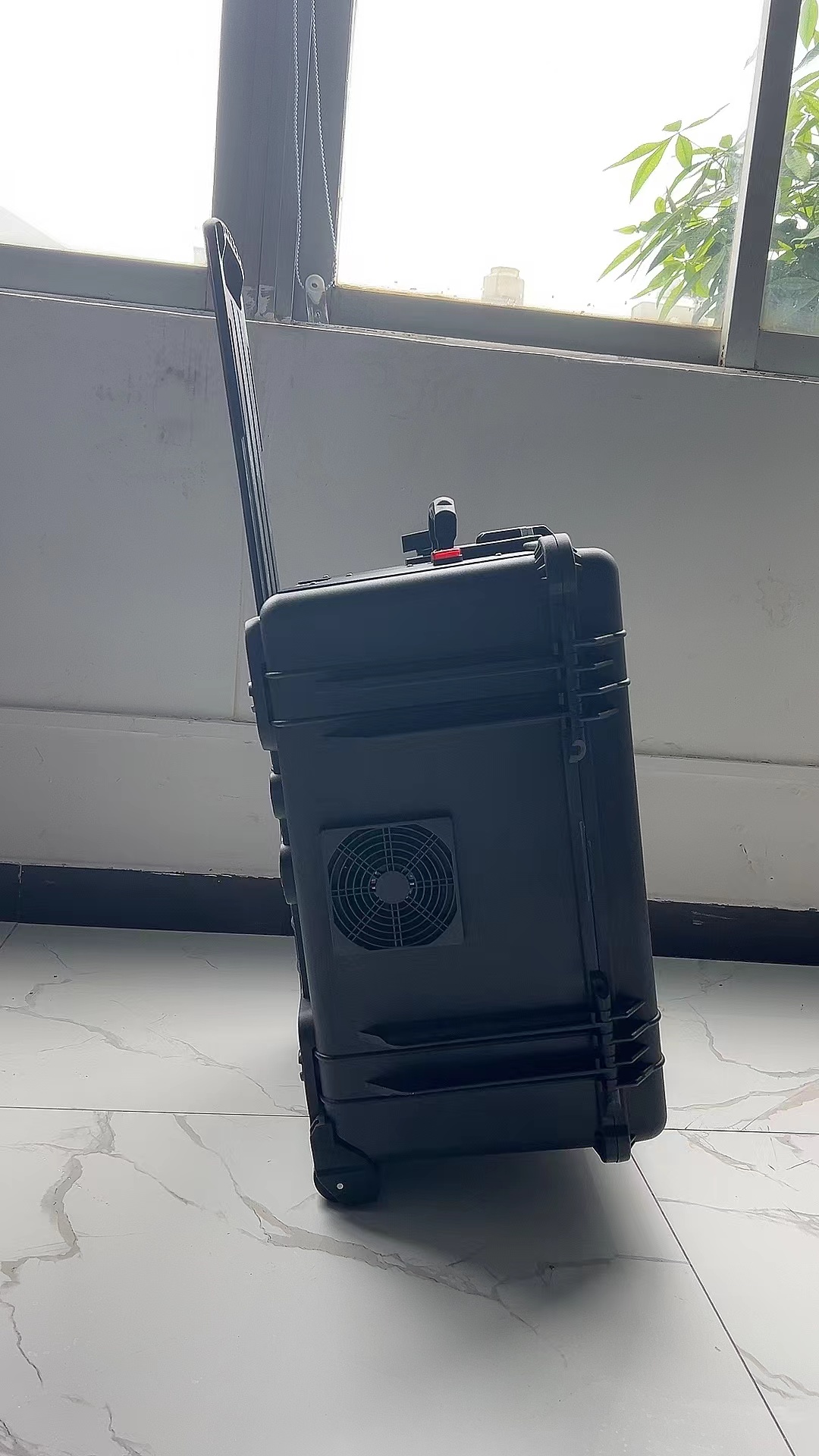 赫章手拉箱型移动通信干扰器